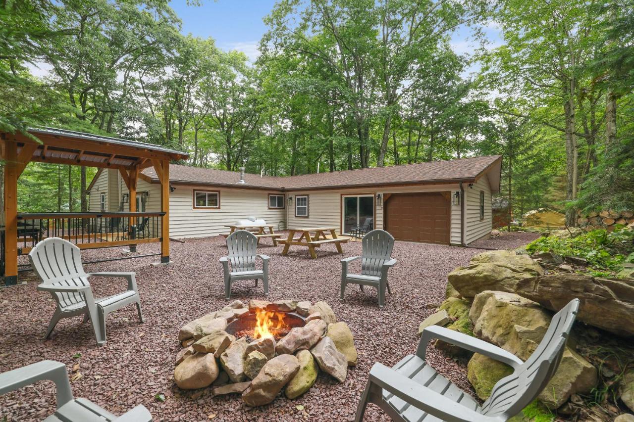 Whiskey Pines Retreat! Single Level Home, Outdoor Firepit, Ac, Bbq! Sleeps 9 In Lake Harmony! Bagian luar foto